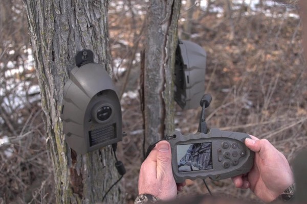 Leupold® RCX Game Camera Picture Viewer / Controller - image 4 from the video